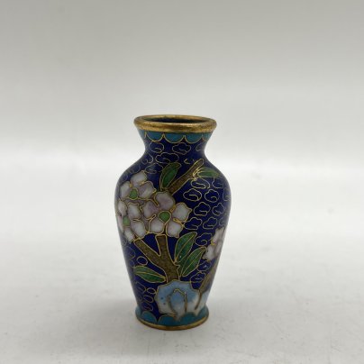 Вазочка миниатюрная в технике клуазоне с изображением ветки с цветами, латунь, перегородчатая эмаль, Китай, 1960-1980 гг.