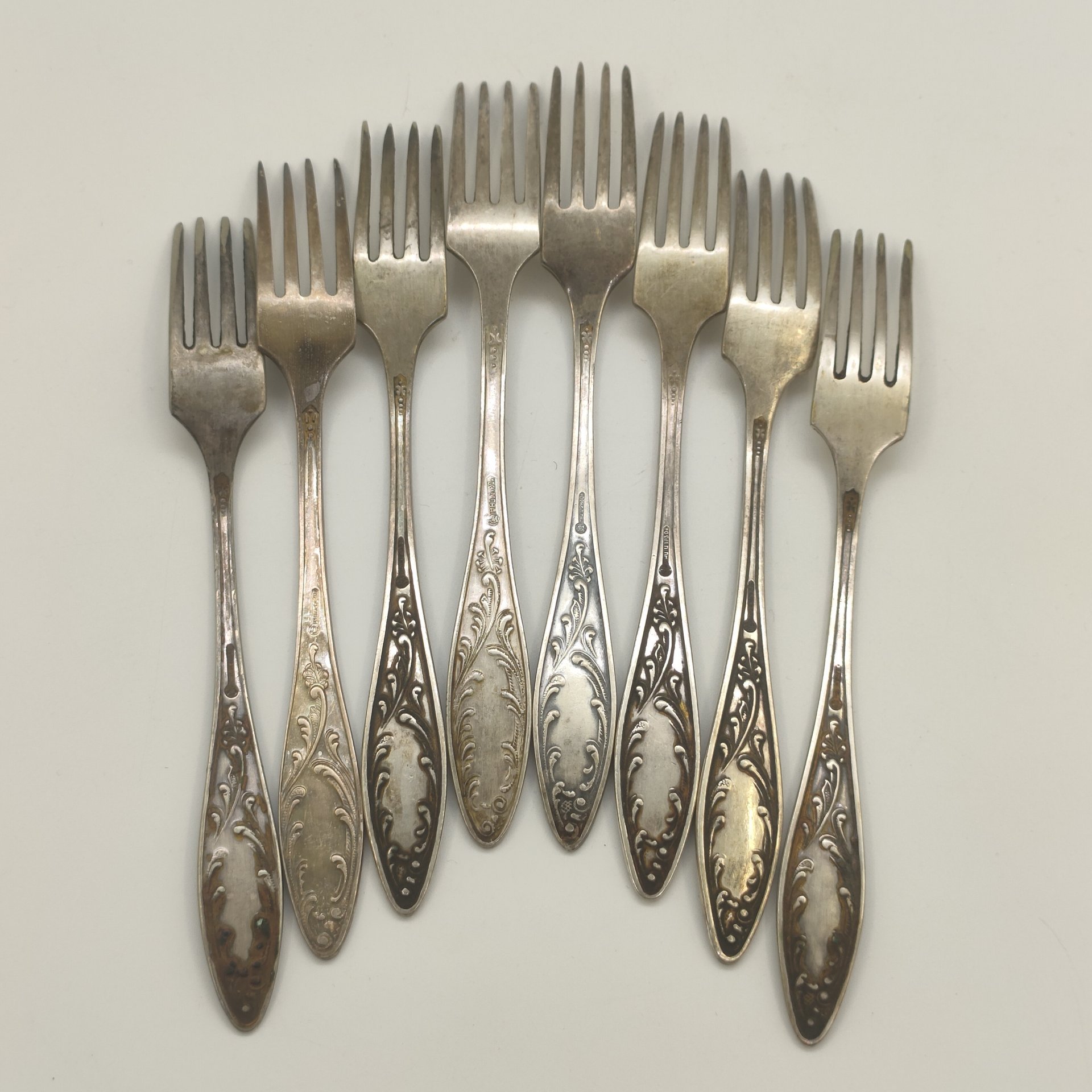 Набор из восьми десертных вилок "Пламя", мНЦ (медь-никель-цинк), Кольчугинский завод цветных металлов, СССР, 1960-1990 гг.
