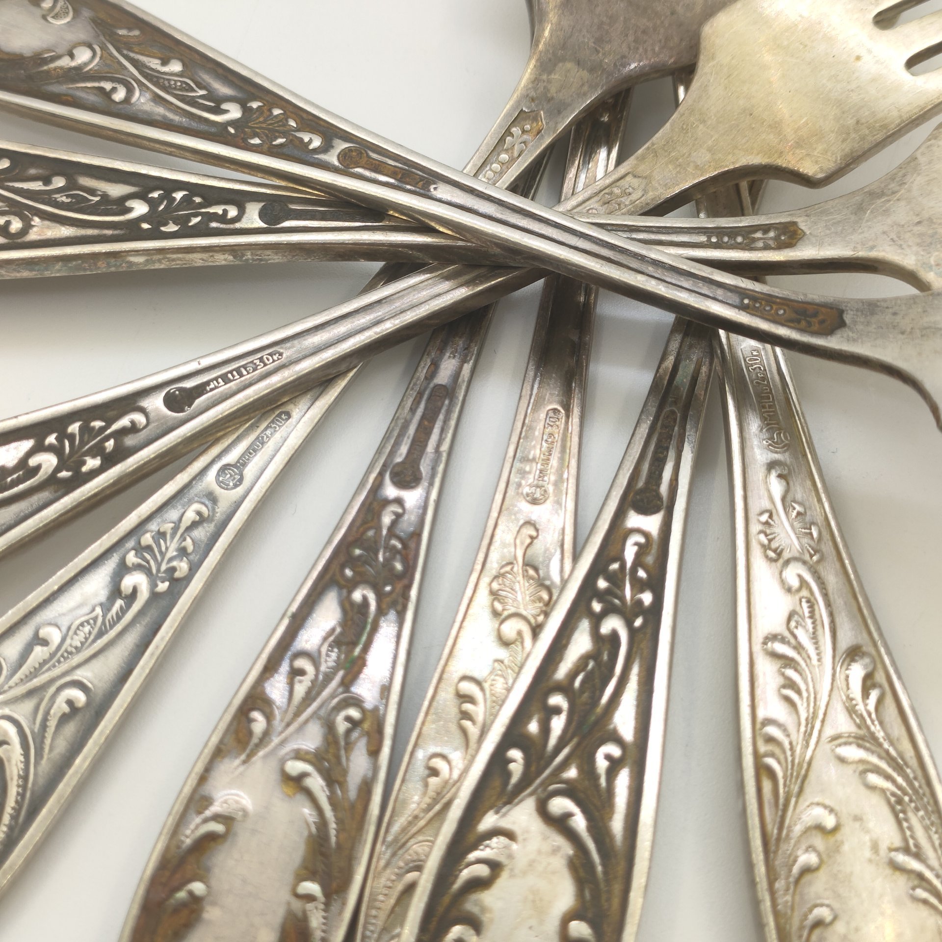 Набор из восьми десертных вилок "Пламя", мНЦ (медь-никель-цинк), Кольчугинский завод цветных металлов, СССР, 1960-1990 гг.