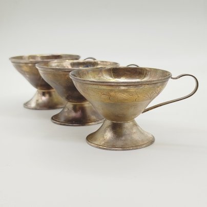 Набор из 3-х кофейных чашек, украшенных растительным декором