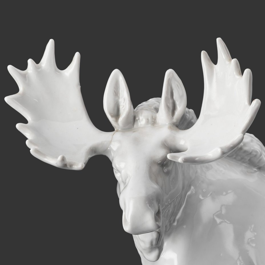 Статуэтка "Лось", скульптор Б.Я. Воробьёв, фарфор, Ленинградский фарфоровый завод (ЛФЗ), СССР, 1950-1960 гг.