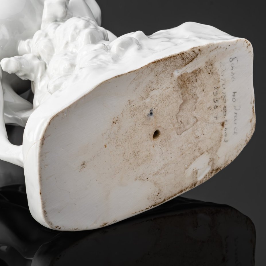 Статуэтка "Лось", скульптор Б.Я. Воробьёв, фарфор, Ленинградский фарфоровый завод (ЛФЗ), СССР, 1950-1960 гг.