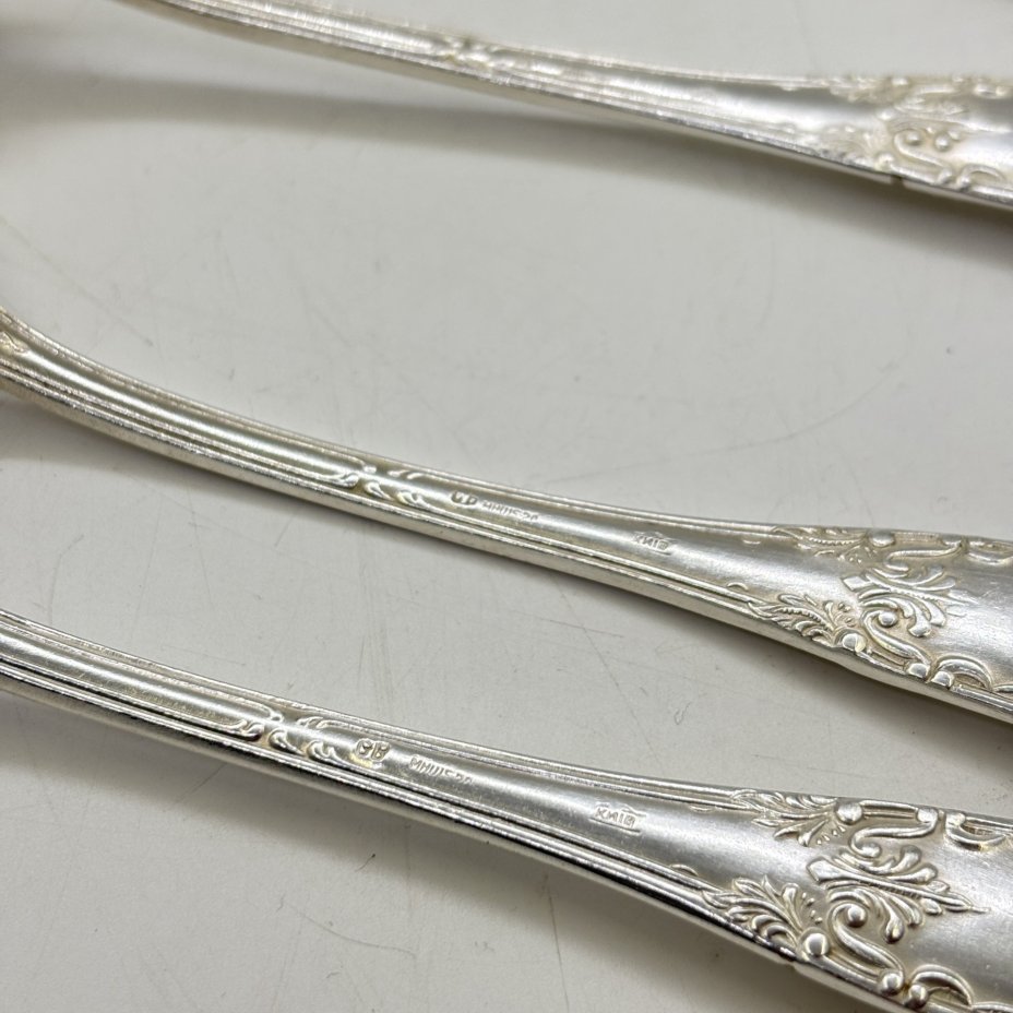 Набор из 4-х вилок с растительным декором, мНЦ (медь-никель-цинк), Киевский завод столовых приборов и посуды им. Дзержинского (ЗiД, ЗиД), СССР, 1950-1960 гг.