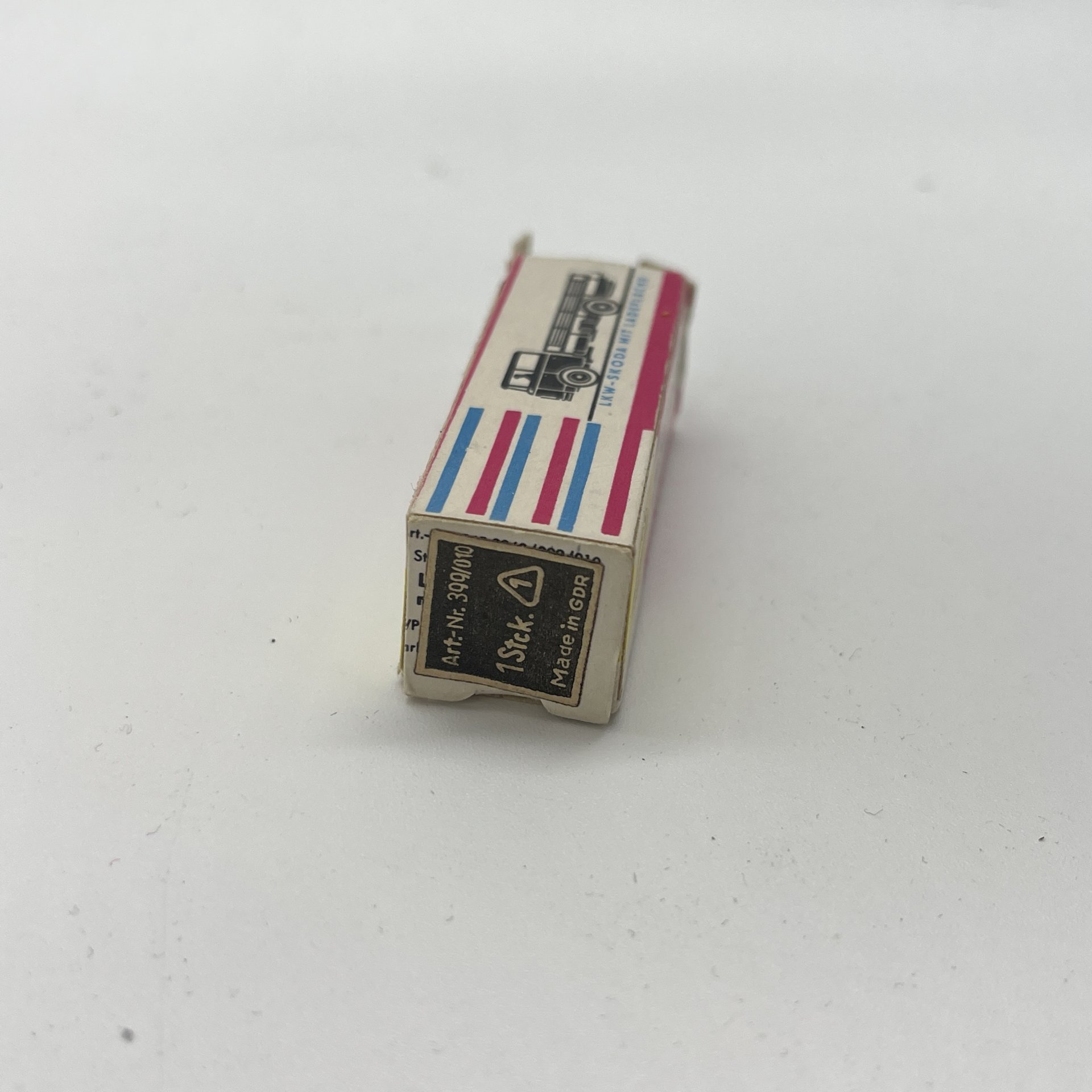 Модель автомобиля "Грузовик-Шкода" 1:180 в оригинальной упаковке, Permot