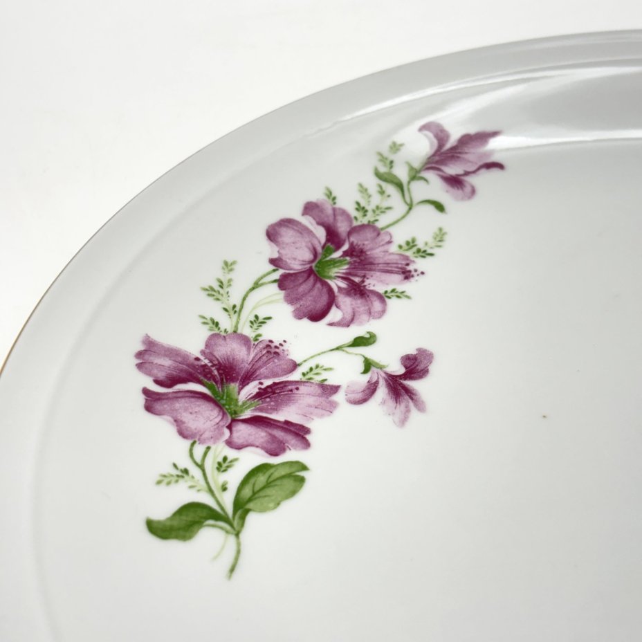 Блюдо, украшенное цветочным декором, фарфор, деколь, золочение, Freiberger Porzellan, ГДР, 1970-1995 гг.