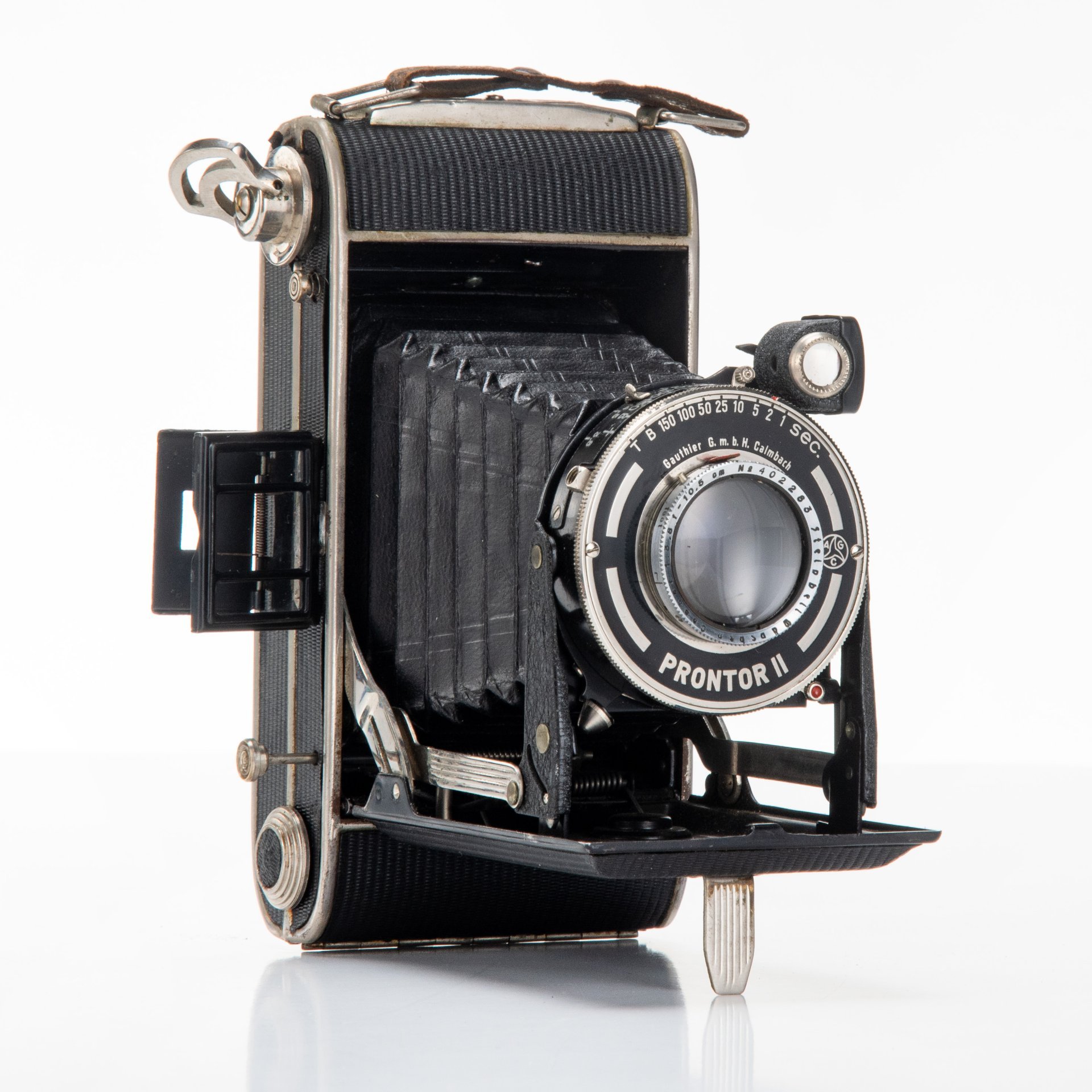 Фотоаппарат "Prontor II", металл, кожа,  завод изготовитель "Maker Gauthier Calmbach" Германия, 1935 г., металлический сплав, стекло, кожа