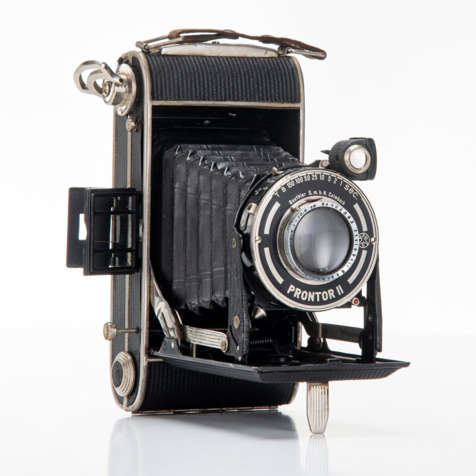 Фотоаппарат "Prontor II", металл, кожа,  завод изготовитель "Maker Gauthier Calmbach" Германия, 1935 г., металлический сплав, стекло, кожа