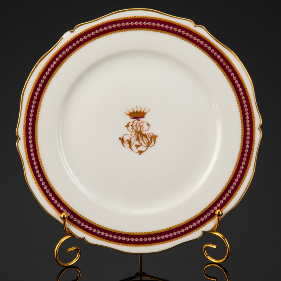 Тарелка с монограммой под короной барона, Lahoche & Pannier Escalier de Cristal Palais Royal 162, фарфор, крытье, роспись, золочение, Франция, 1852-1882 гг.