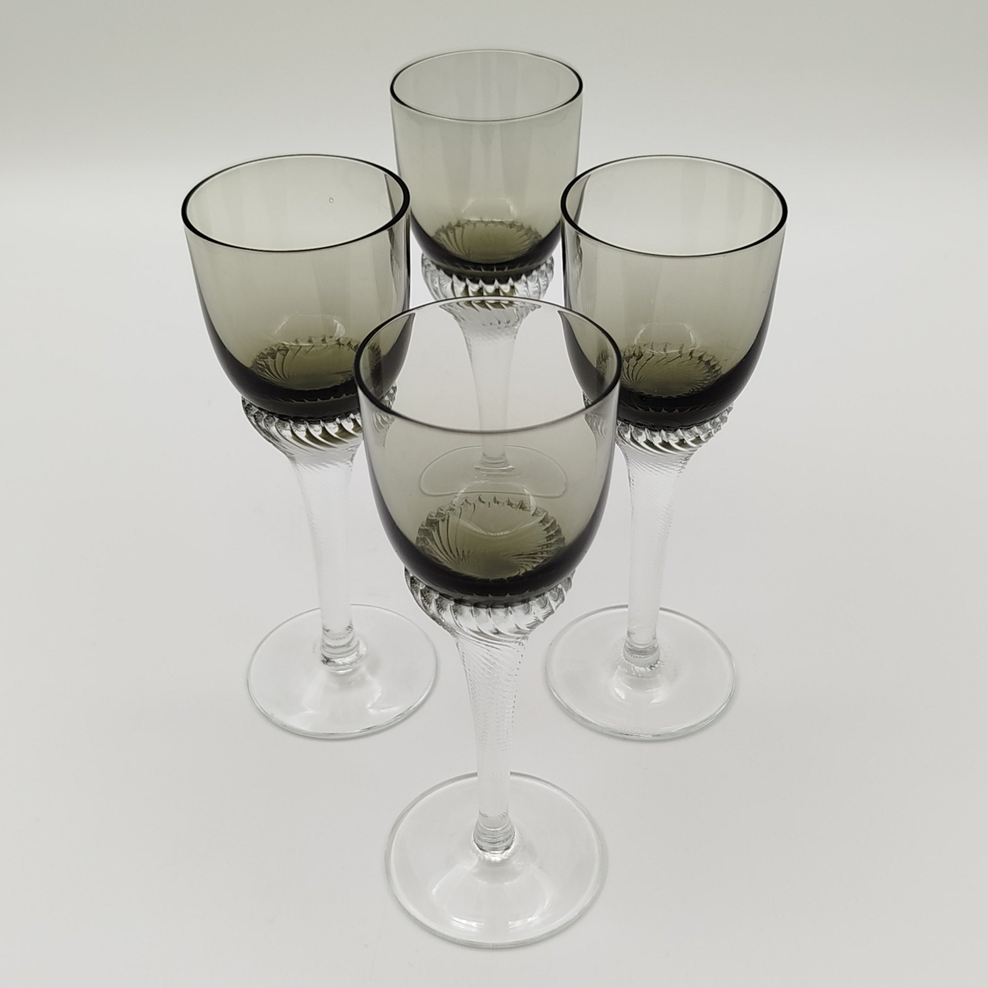 Набор из 4-х рюмок дымчатого оттенка на спиралевидной ножке, стекло, Bohemia Crystal (Bohemia Glass), Чехословакия, 1970-1980 гг.