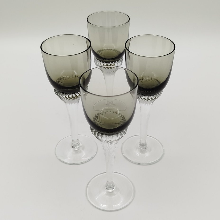 Набор из 4-х рюмок дымчатого оттенка на спиралевидной ножке, стекло, Bohemia Crystal (Bohemia Glass), Чехословакия, 1970-1980 гг.