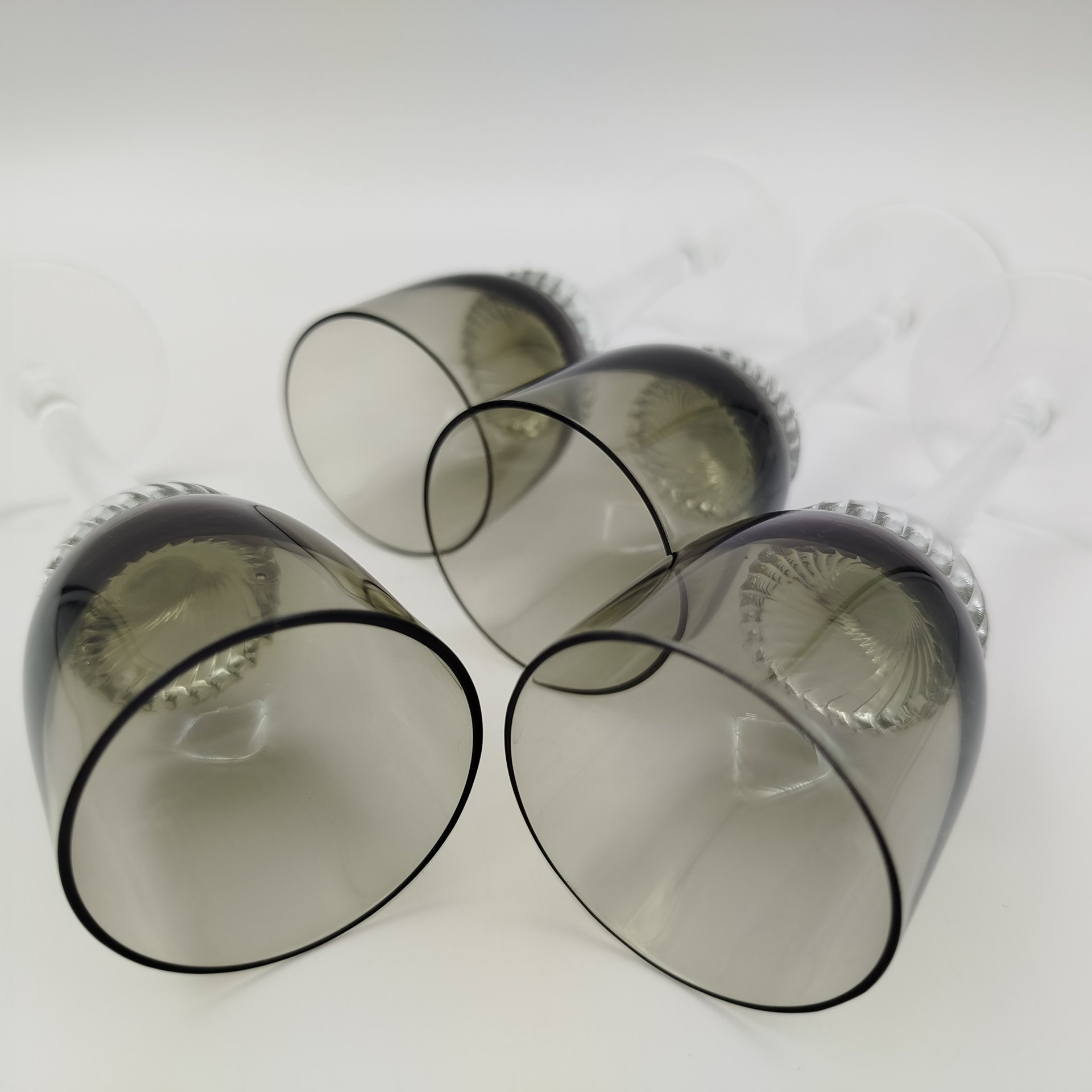 Набор из 4-х рюмок дымчатого оттенка на спиралевидной ножке, стекло, Bohemia Crystal (Bohemia Glass), Чехословакия, 1970-1980 гг.