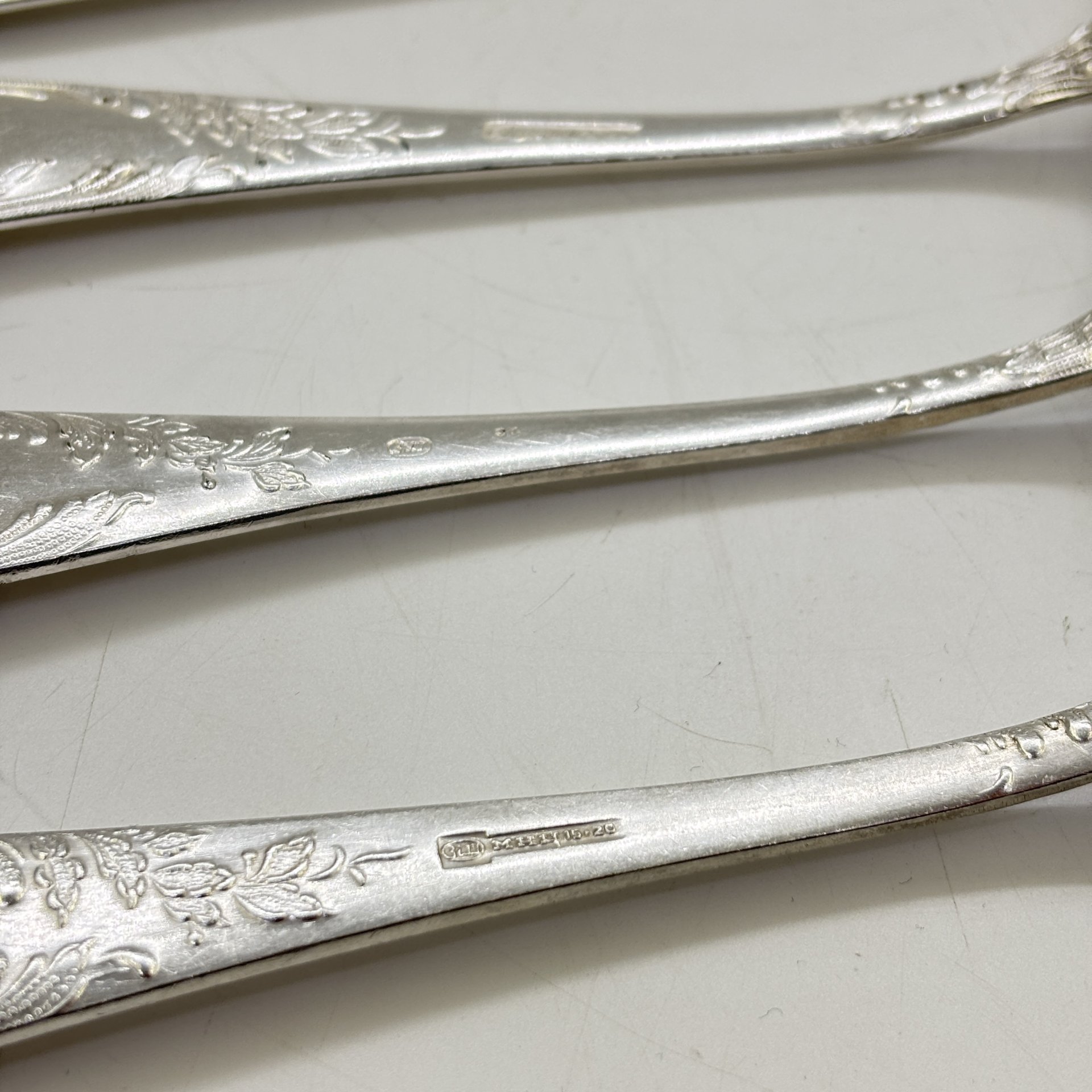 Набор из шести обеденных вилок с растительным декором, мНЦ (медь-никель-цинк), Вольнянский завод столовых приборов им. Шевченко (ЗiШ, ЗиШ), СССР, 1960-1980 гг.