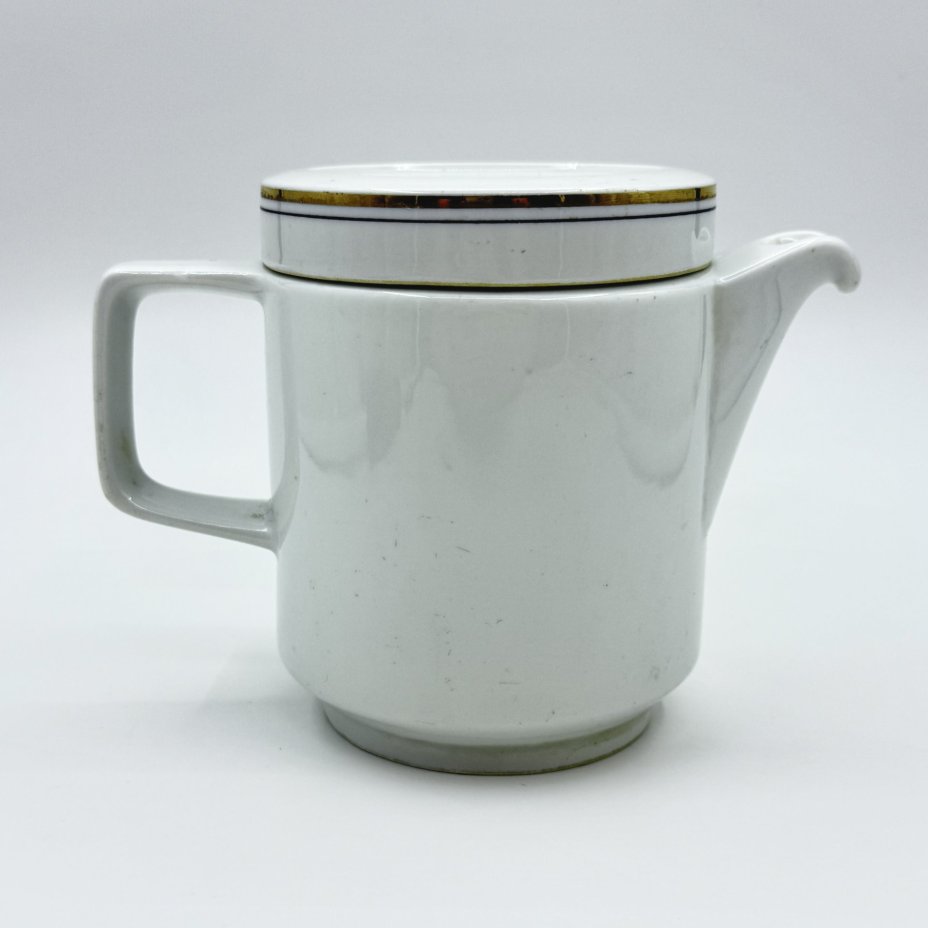 Кофейник "Ресторан", фарфор, золочение, Graf Von Henneberg Porzellan, 1777 Jlmenau, ГДР, 1973-1977 гг., Graf Von Henneberg Porzellan