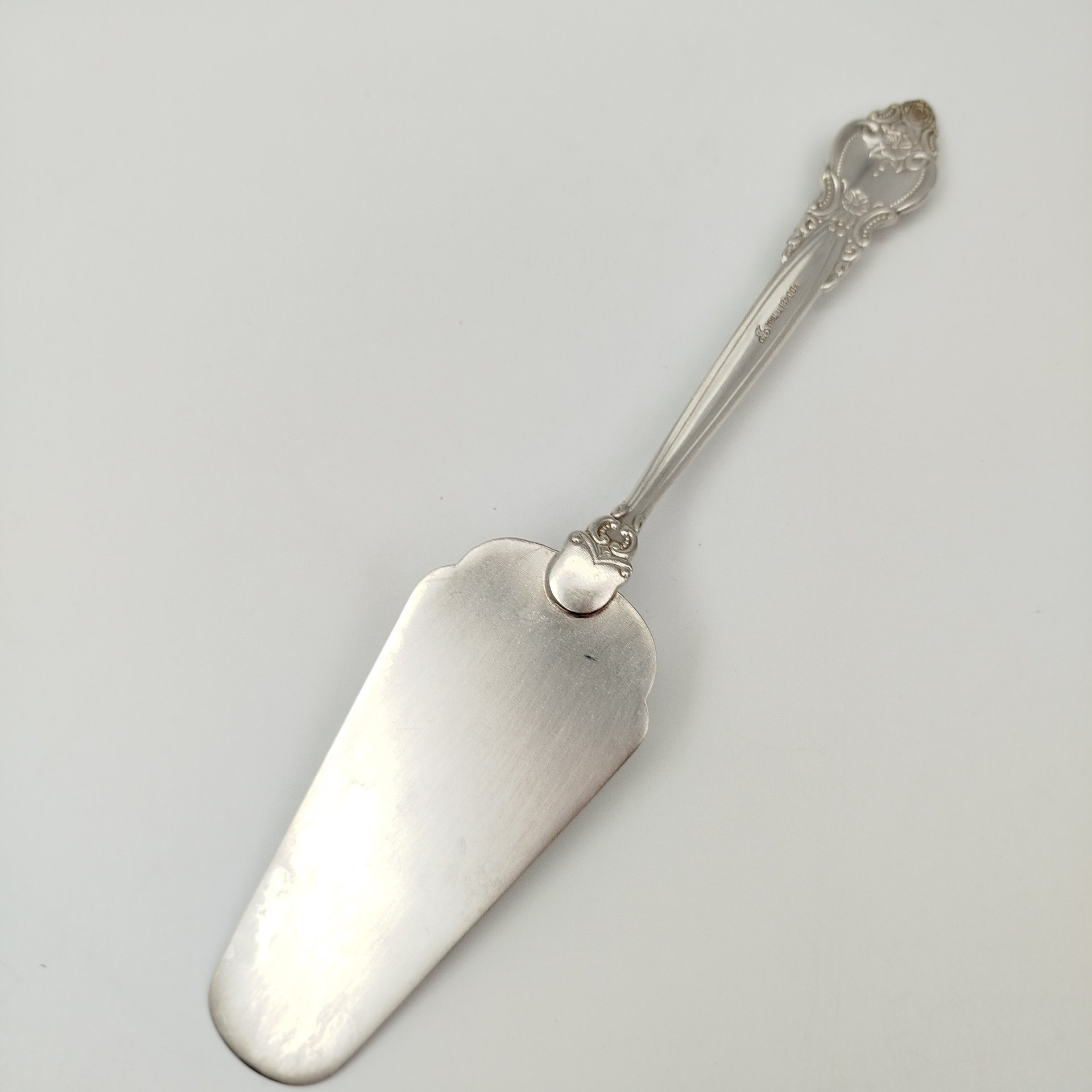 Лопатка сервировочная с растительным декором