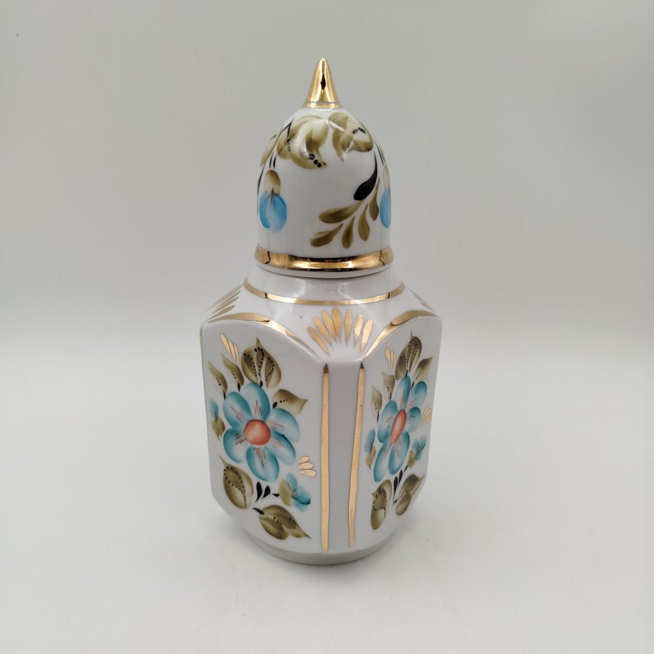 Чайница с цветочным декором, фарфор, роспись, золочение, СССР, 1970-1990 гг.