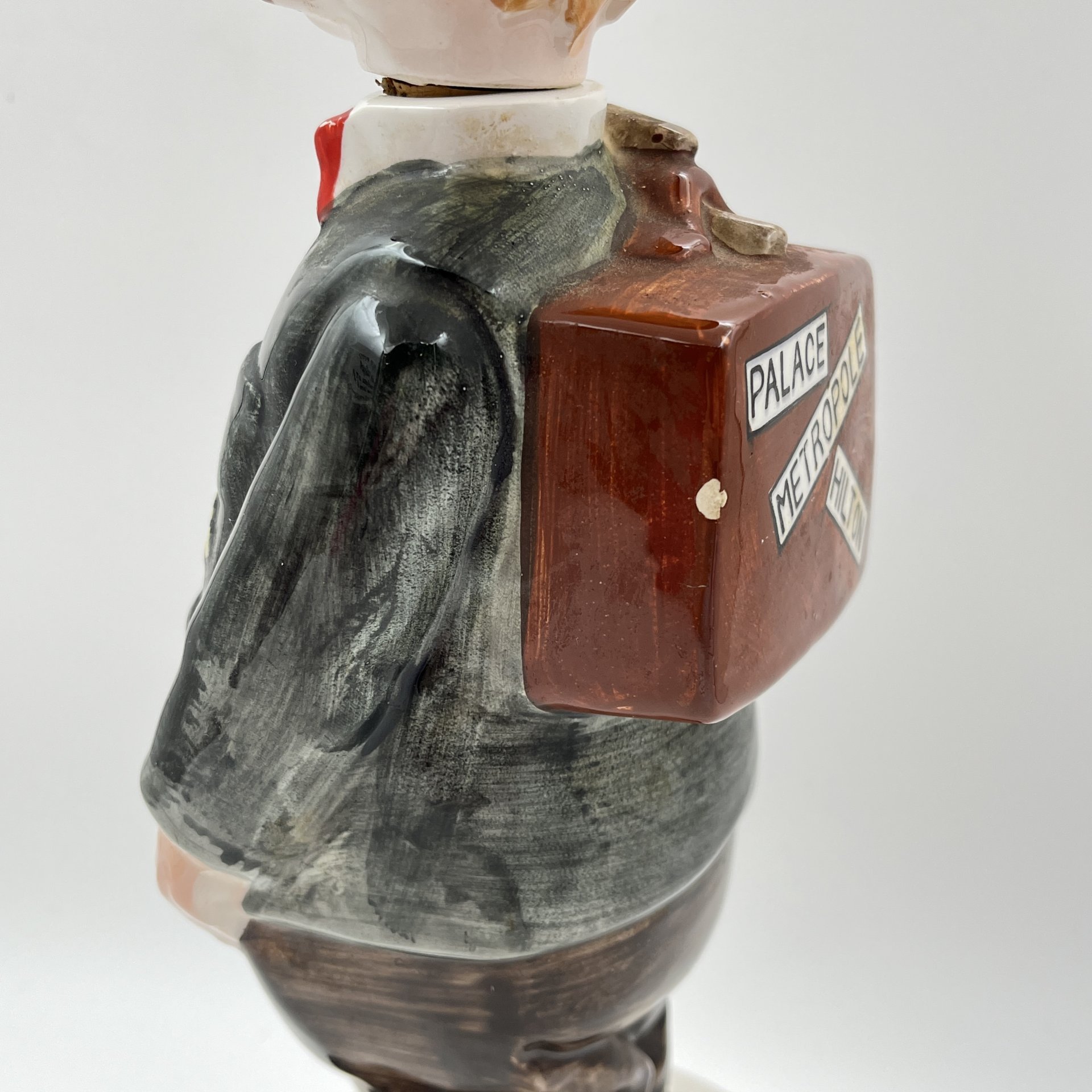 Штоф  "Путешественник", фаянс, роспись, Азия, 2000-2010 гг.