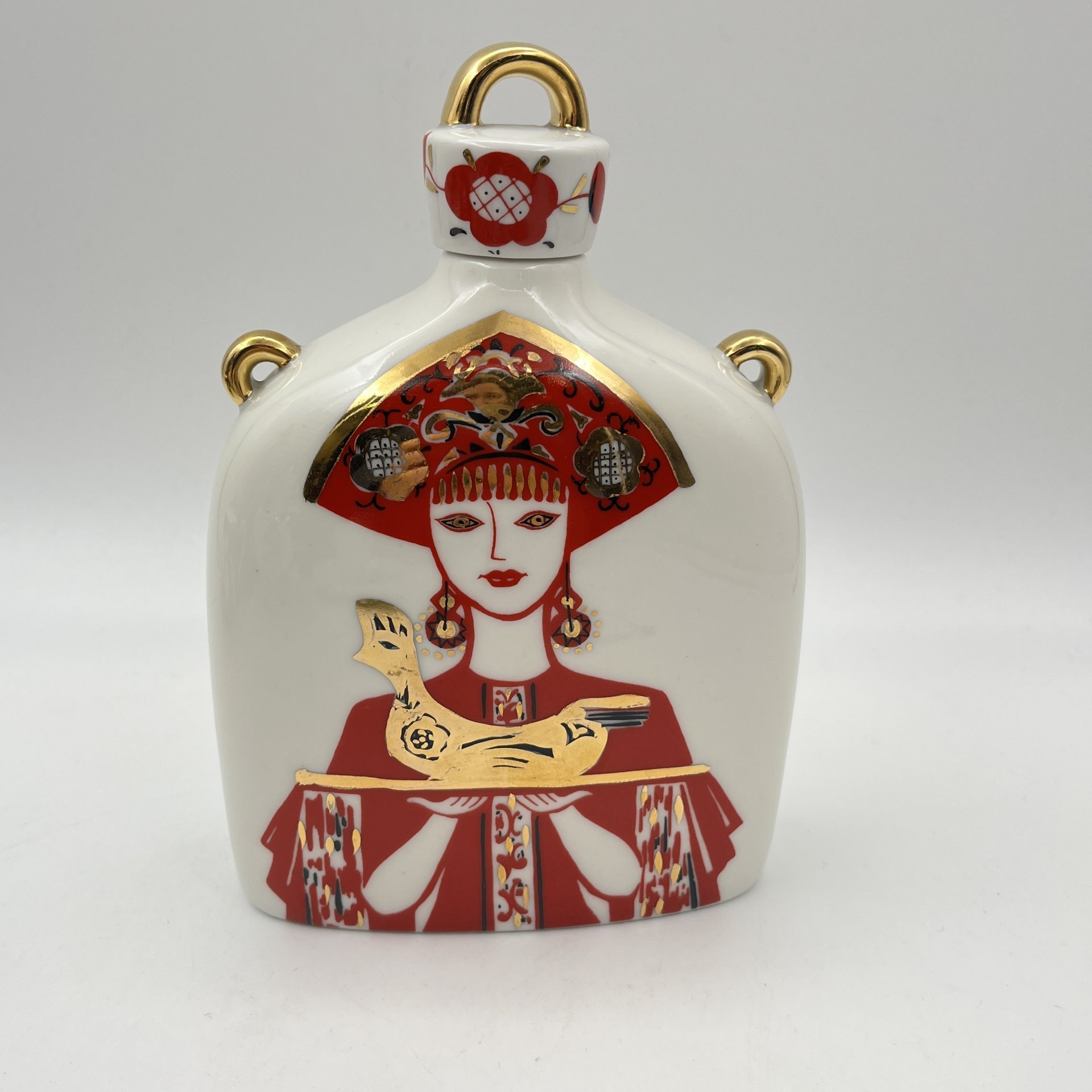 Набор для употребления спиртных напитков "Девица" (штоф и две рюмки), форма "Славянский", автор формы -  Серафима Яковлева, автор рисунка - Любовь Блак