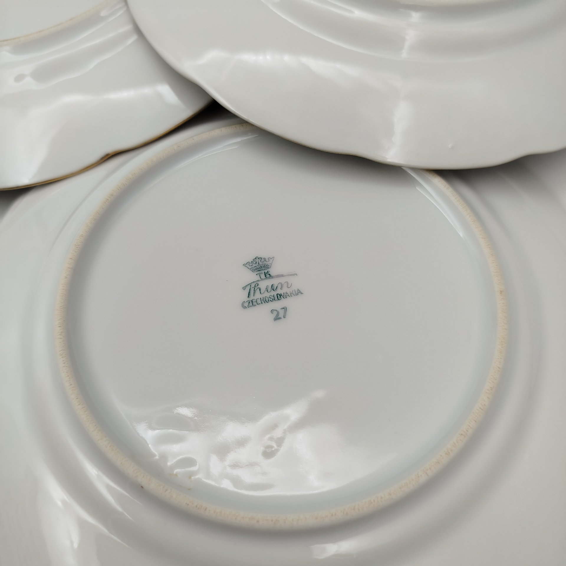 Набор десертных тарелок с цветочным декором на 5 персон, фарфор, деколь, золочение, Thun (Тун), Чехословакия, 1970-1990 гг.