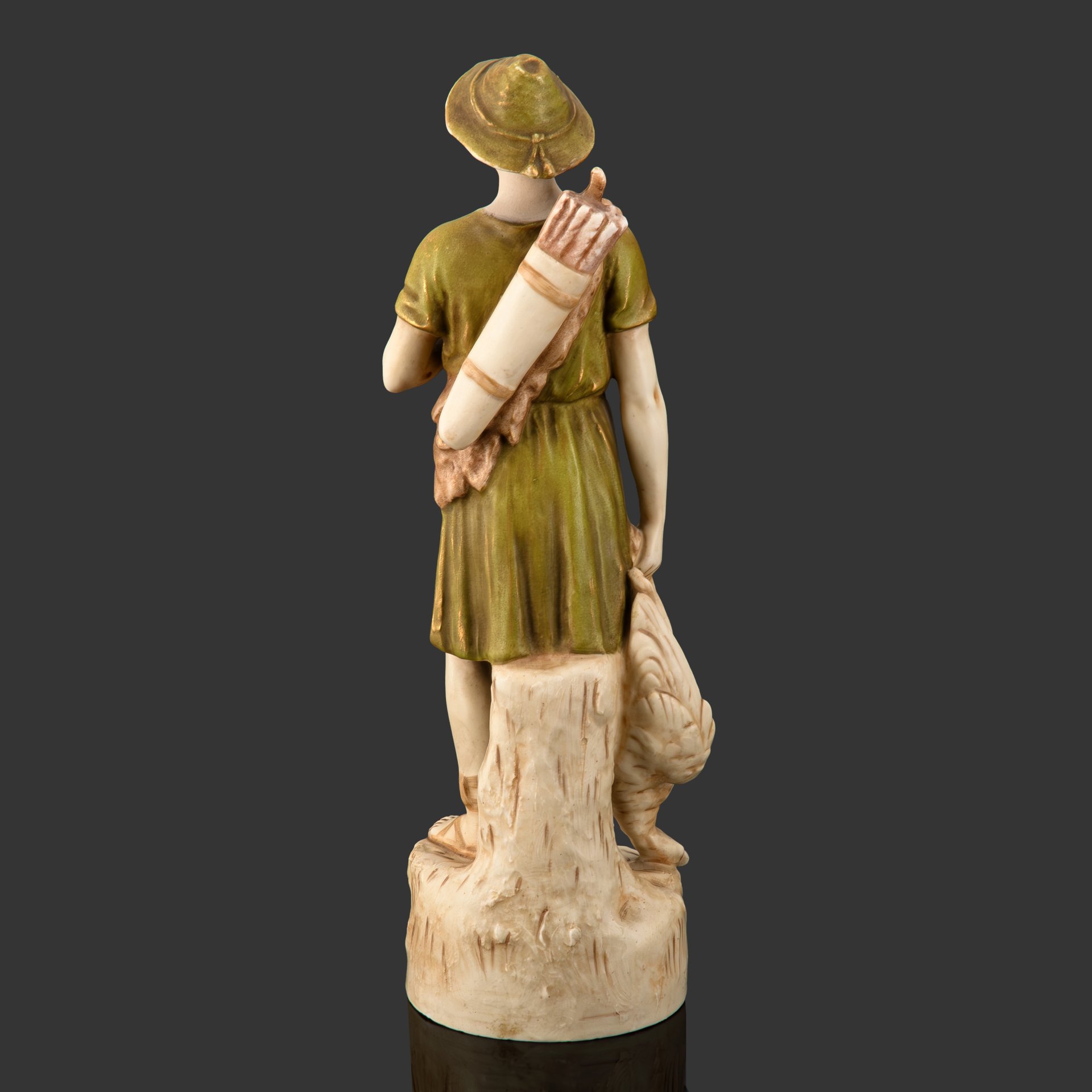 Статуэтка "Охотник на дичь", Royal Dux