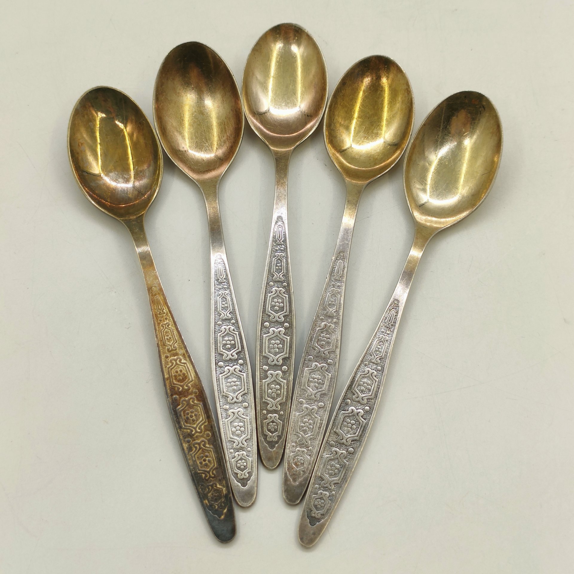 Набор чайных ложек на 5 персон, мНЦ (медь-никель-цинк), золочение, Кольчугинский завод цветных металлов, СССР, 1970-1990 гг.