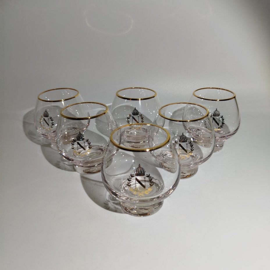 Набор из шести стопок с изображением буквы "N" под короной в окружении лаврового венка, "Bohemian glass", стекло, золочение, Чехословакия, 1970-1990 гг.