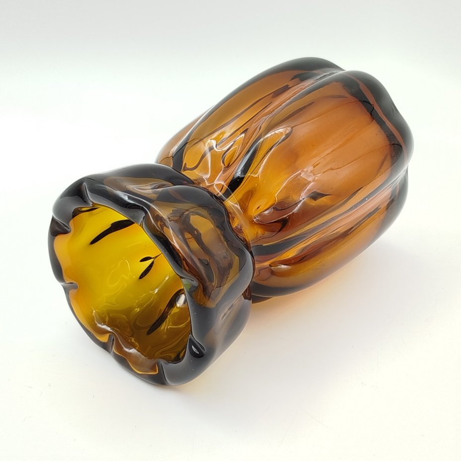 Ваза "Мешочек" темно-янтарного оттенка