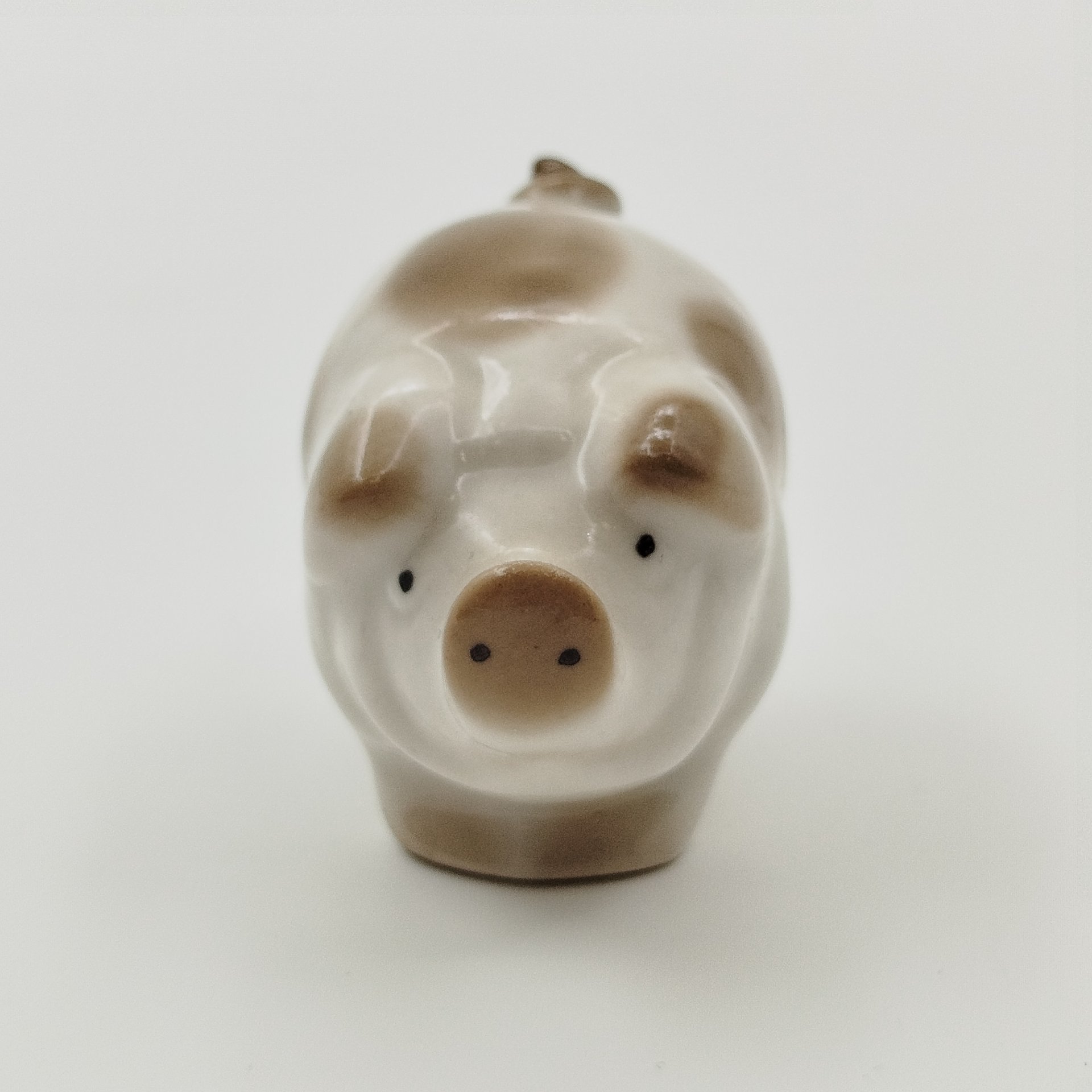 Статуэтка "Поросёнок", фарфор, роспись, Ленинградский фарфоровый завод (ЛФЗ), СССР, 1970-1990 гг.