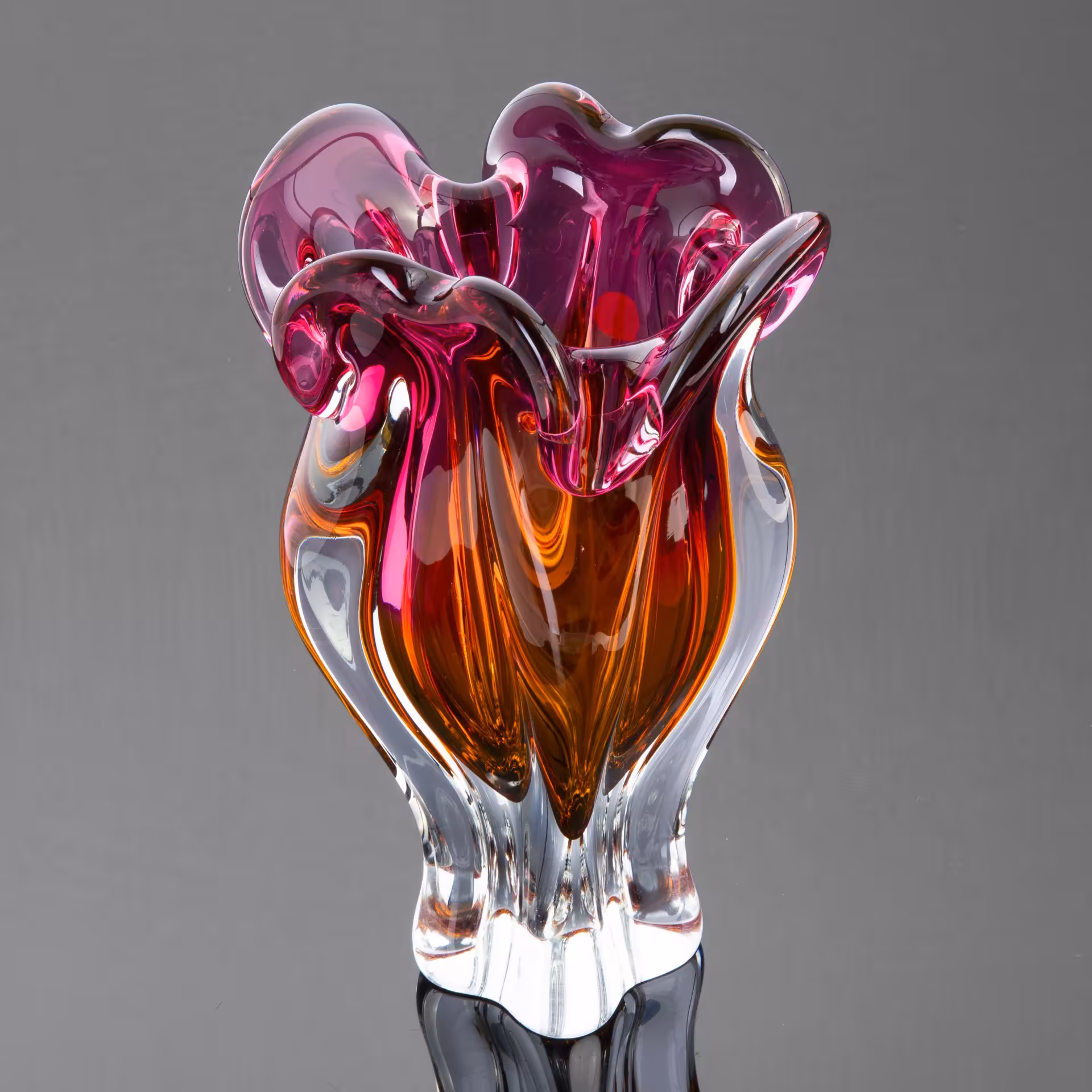 Ваза выполненная в гутной технике, Bohemia Crystal (Bohemia Glass)