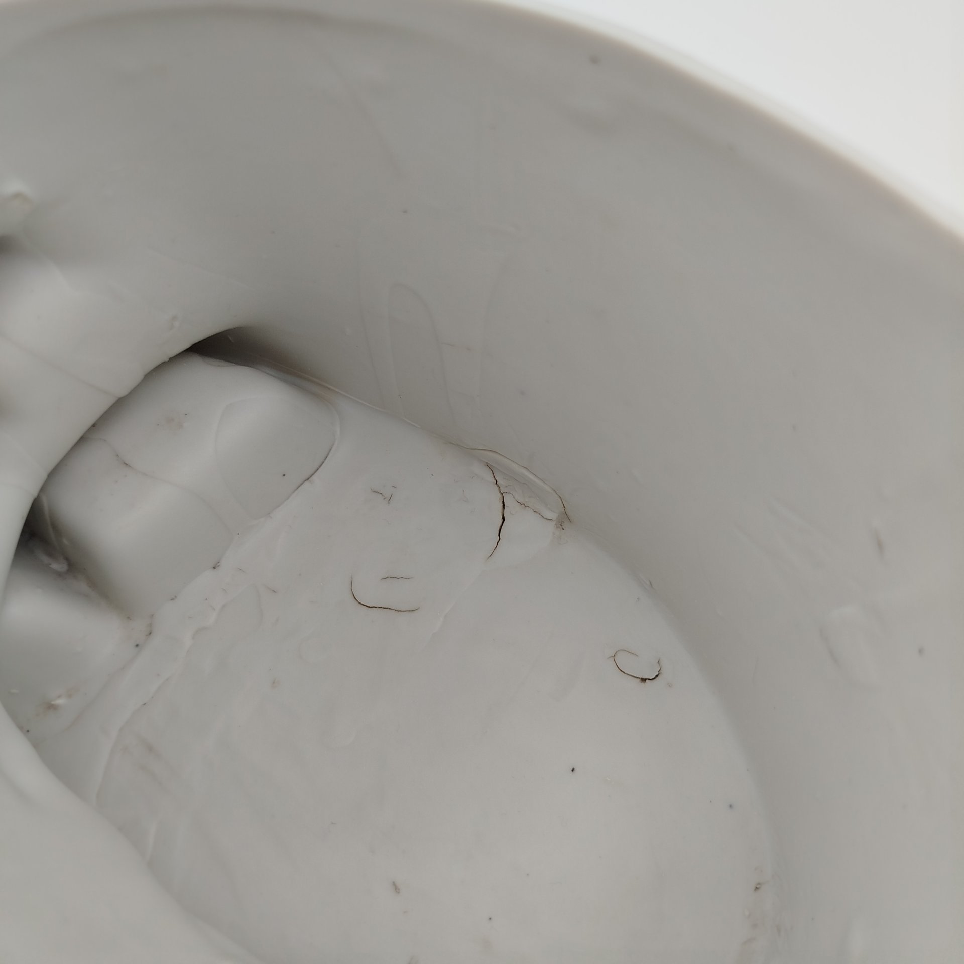 Кашпо для комнатных растений "Мама с дочкой кормит ягненка", фарфор, Западная Европа, 1960-1980 гг.