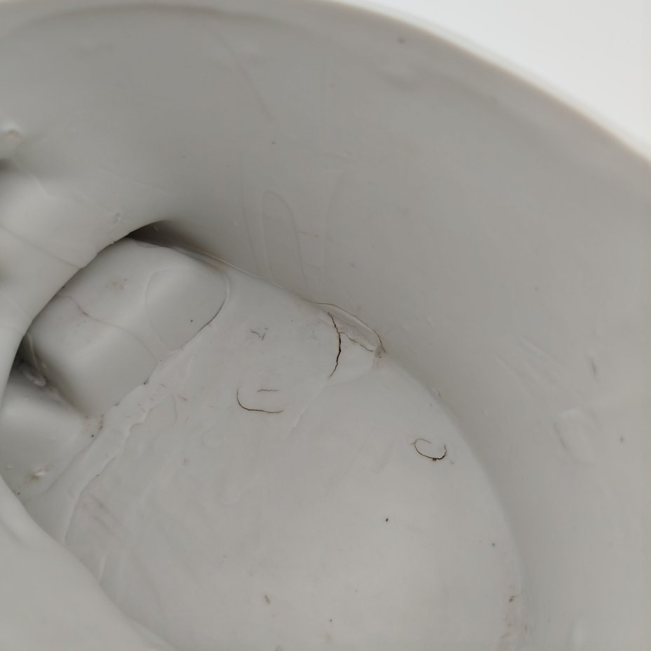 Кашпо для комнатных растений "Мама с дочкой кормит ягненка"