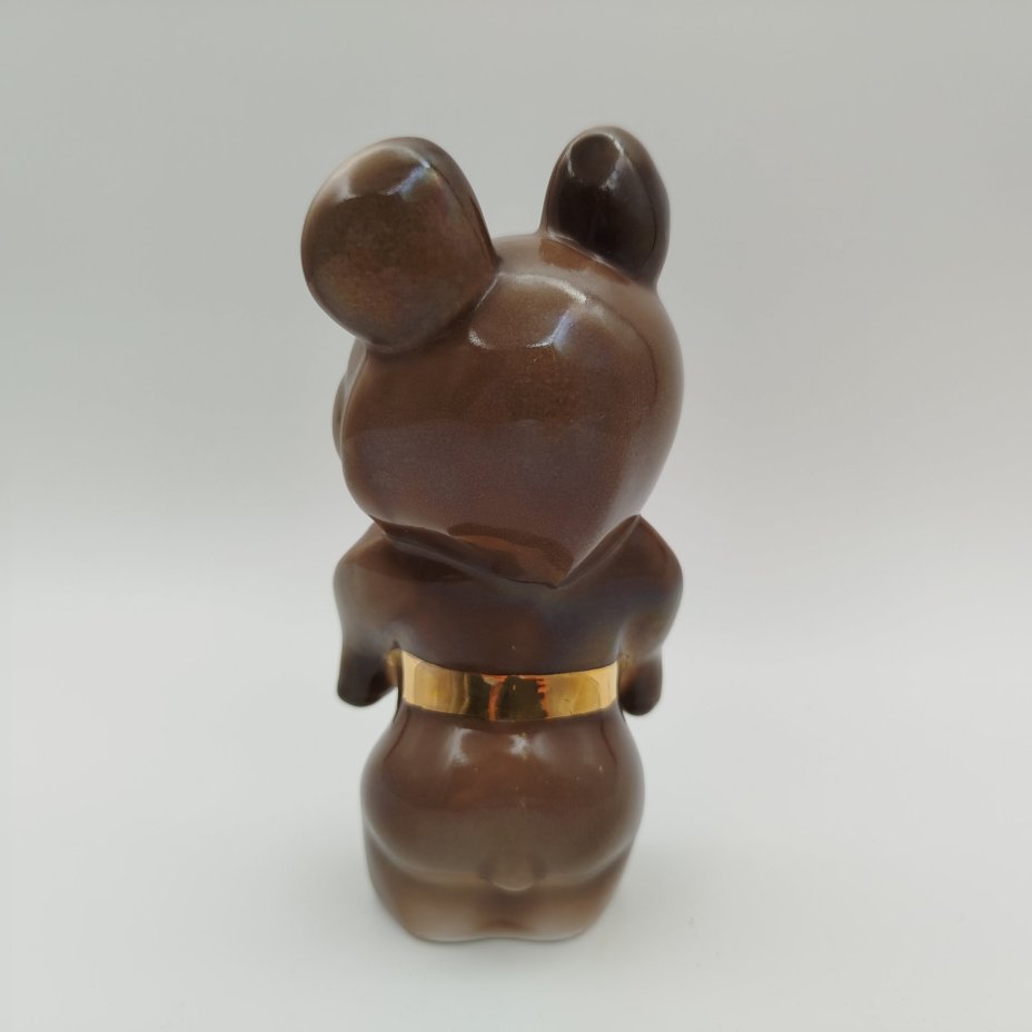 Статуэтка "Мишка Олимпийский", фарфор, аэрография, золочение, 1978-1982 гг.