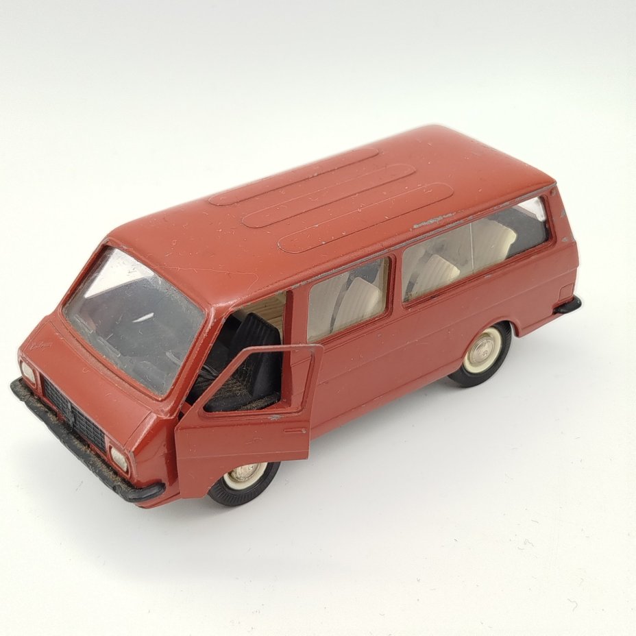 Модель микроавтобуса RAF-2203  №А18