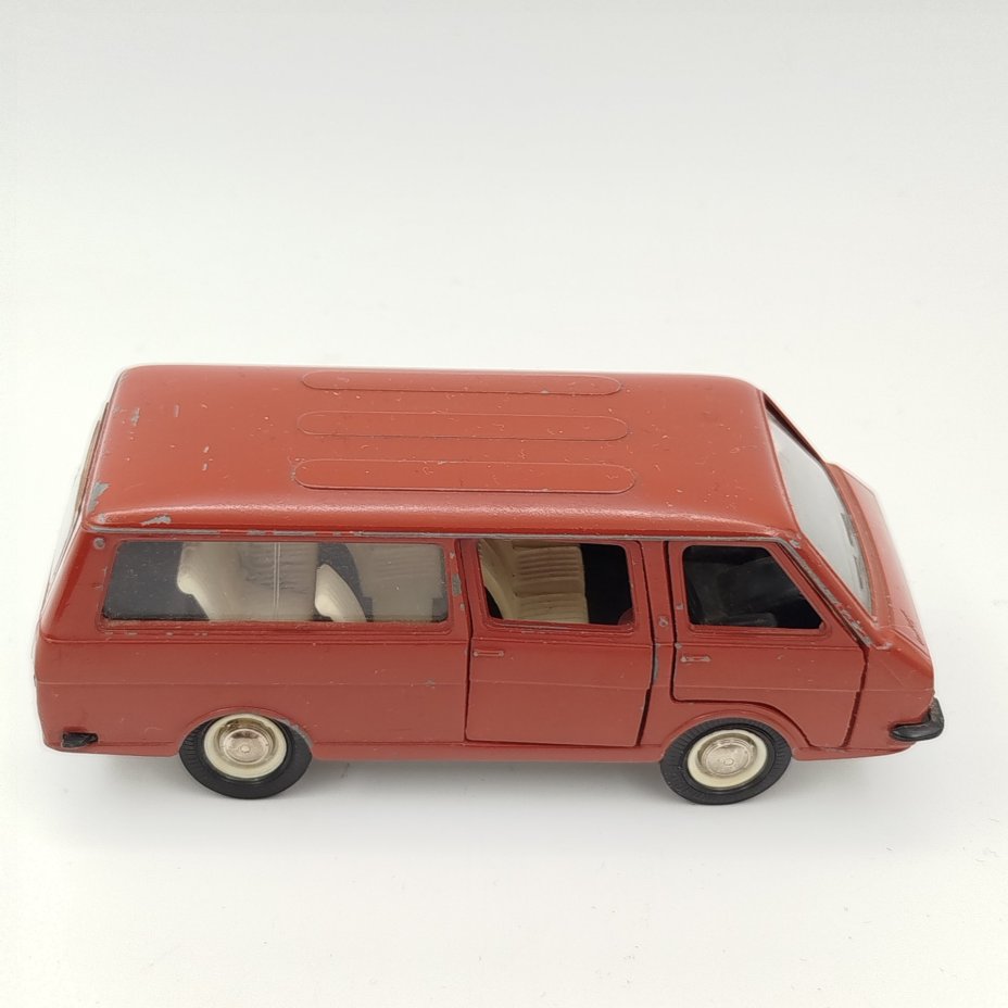 Модель микроавтобуса RAF-2203  №А18