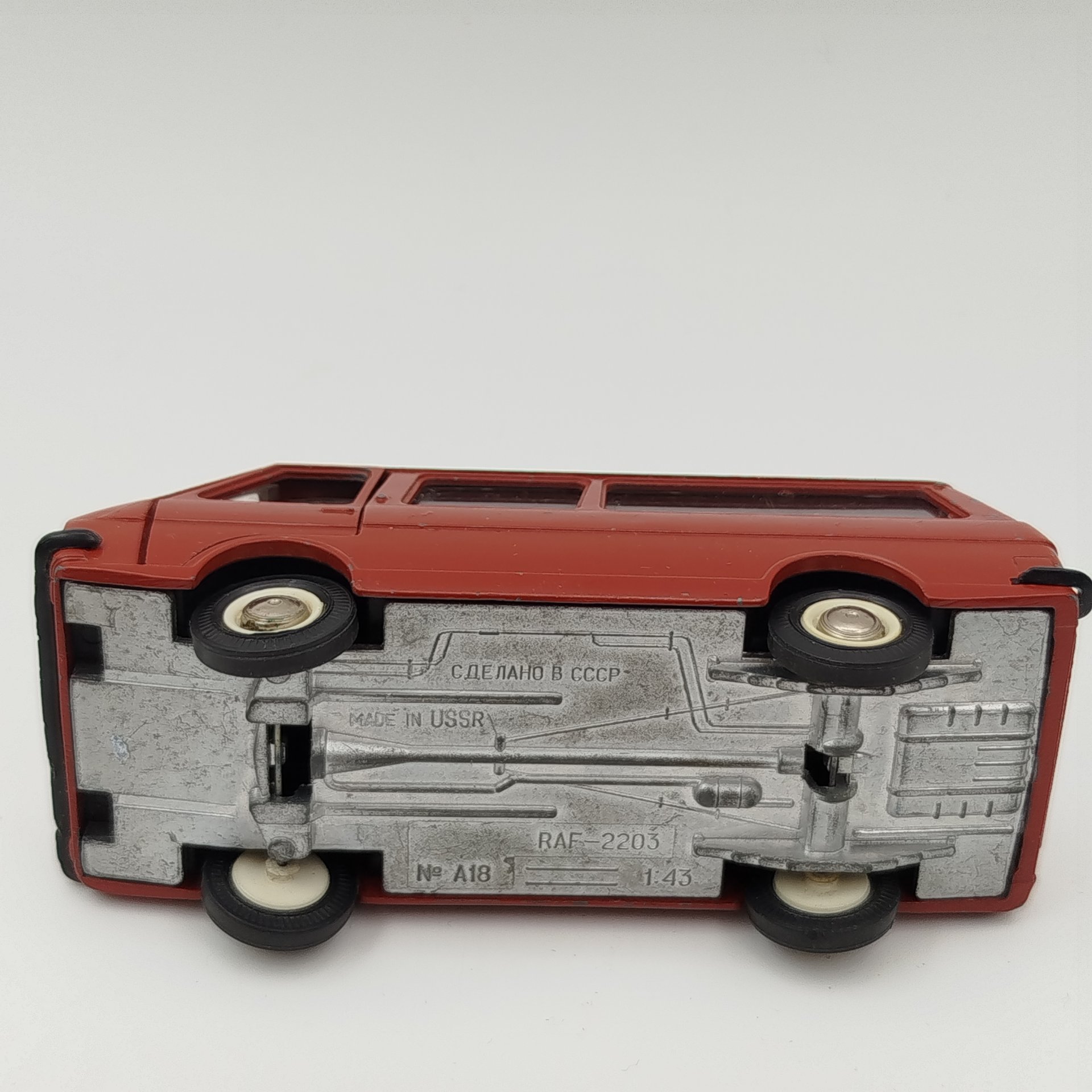 Модель микроавтобуса RAF-2203  №А18