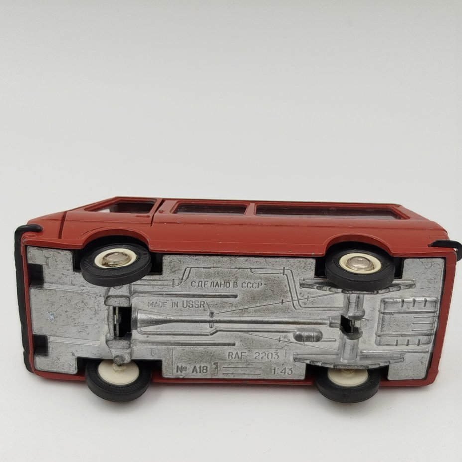 Модель микроавтобуса RAF-2203  №А18
