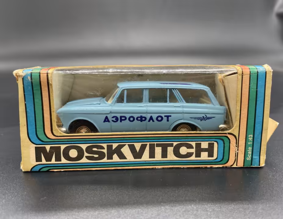 Модель автомобиля "Москвич 427" (Аэрофлот), в масштабе 1:43