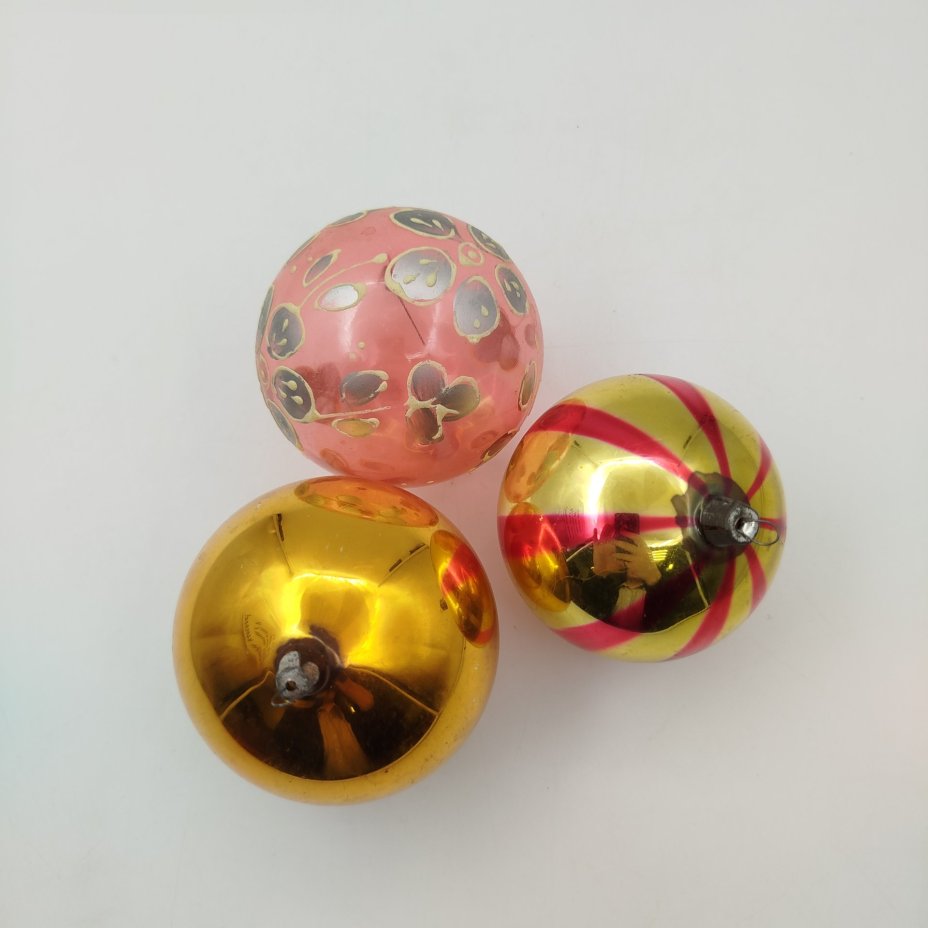 Набор из 3 елочных шаров, стекло, роспись, металл, СССР, 1970-1990 гг.