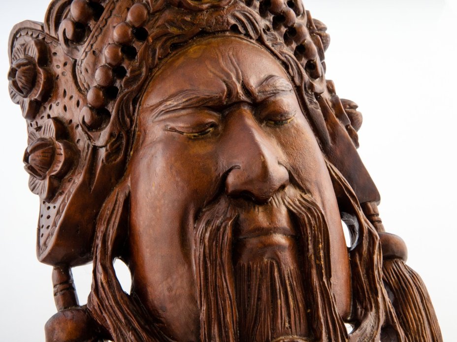 Декоративная настенная маска божества