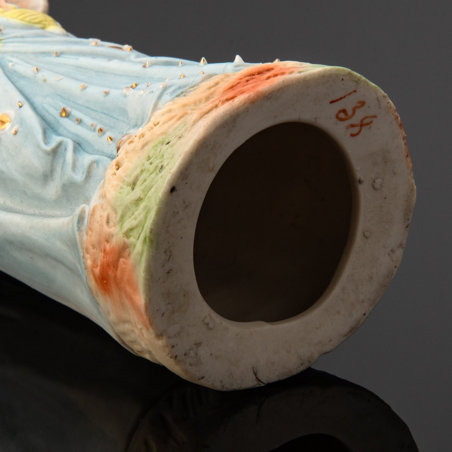 Статуэтка "Дама в голубом", фарфор, бисквит, роспись, золочение, Европа, 1900-1930 гг.