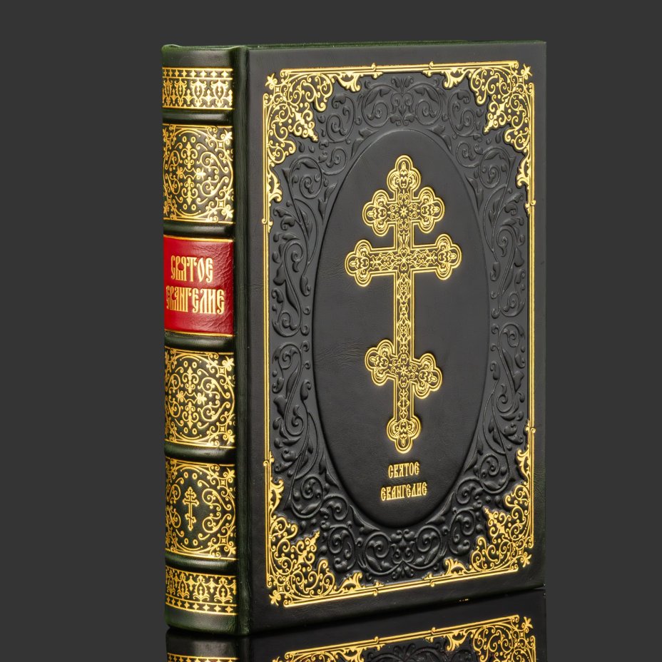 Подарочный набор "Святое Евангелие" с иконой Ангел Хранитель, бумага, кожаный переплет, тиснение, золочение, обрез с принтом; дерево, металл, серебрение; в подарочном коробе с бархатным ложеменом, обтянутом кожей и бархатной подарочной упаковке