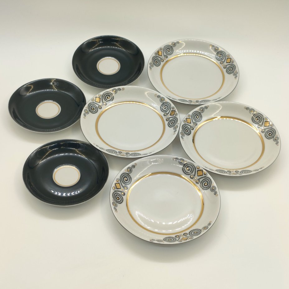 Набор из 3-х блюдец и 4-х пирожковых тарелок из сервиза "Марианна", автор формы Эрик Эллер, автор рисунка Беатрис Карклиня, фарфор, крытье, деколь, золочение, Рижский фарфорово-фаянсовый завод, СССР, 1970-1980 гг.