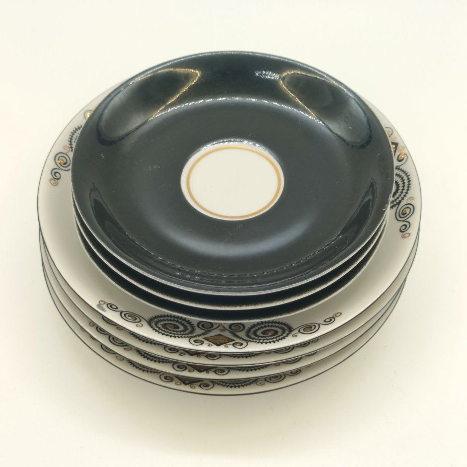 Набор из 3-х блюдец и 4-х пирожковых тарелок из сервиза "Марианна", автор формы Эрик Эллер, автор рисунка Беатрис Карклиня, фарфор, крытье, деколь, золочение, Рижский фарфорово-фаянсовый завод, СССР, 1970-1980 гг.