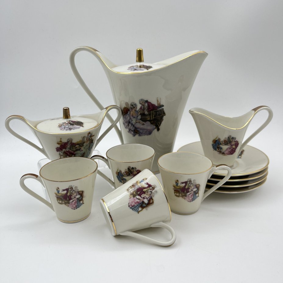 Сервиз кофейный цвета айвори "Музицирование и беседы" на 4 персоны (11 предметов), фарфор, деколь, золочение, Edelstein Bavaria (Эдельштейн), Германия, 1950-1972 гг.