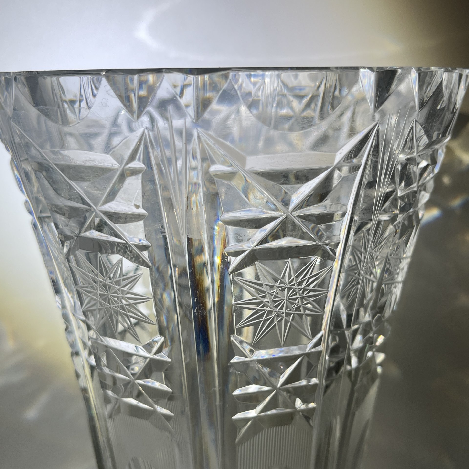 Ваза для цветов с резным геометрическим декором, хрусталь, алмазная грань, СССР, 1970-1990 гг.