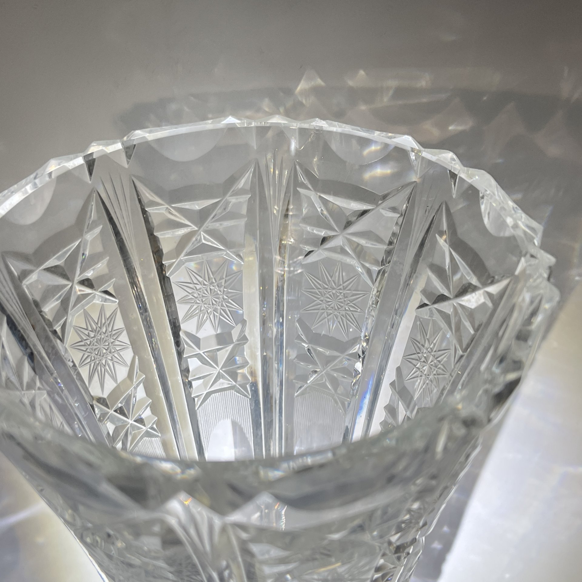 Ваза для цветов с резным геометрическим декором, хрусталь, алмазная грань, СССР, 1970-1990 гг.