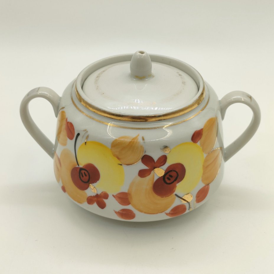 Сахарница с растительным декором, фарфор, роспись, золочение, Городницкий фарфоровый завод, Россия, 1970-2000 гг.