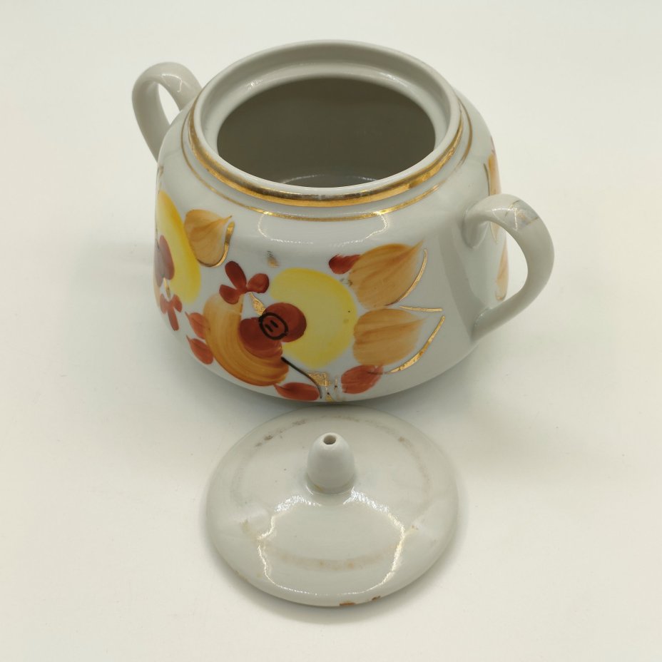 Сахарница с растительным декором, фарфор, роспись, золочение, Городницкий фарфоровый завод, Россия, 1970-2000 гг.