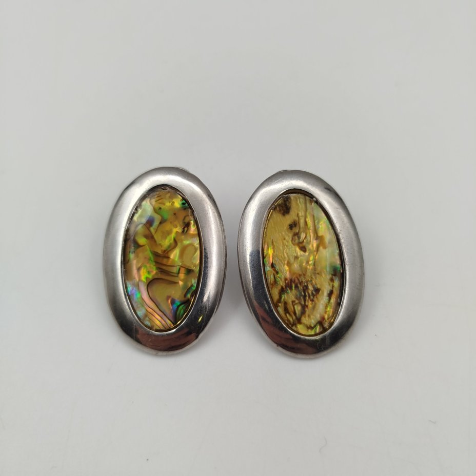 Серьги овальной формы