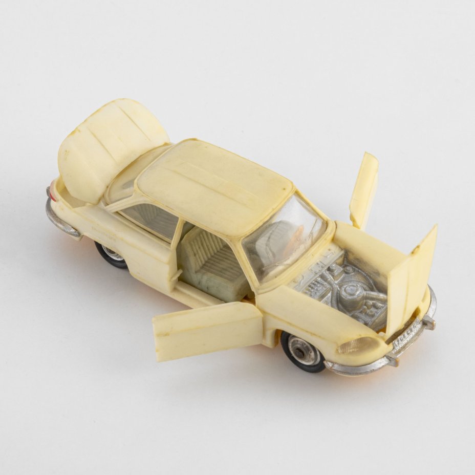 Модель коллекционная "Panhard 24 ВТ" 1:43