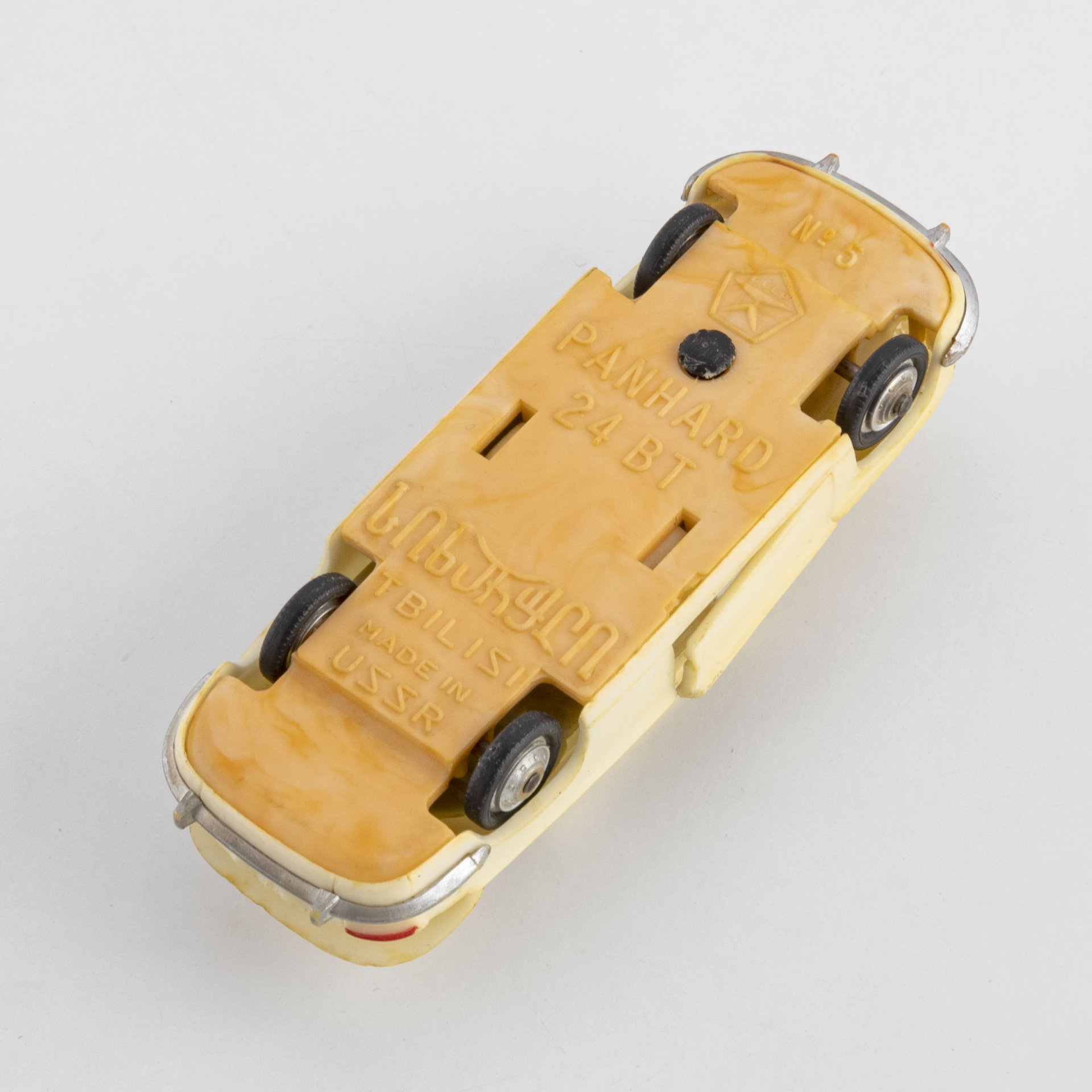 Модель коллекционная "Panhard 24 ВТ" 1:43